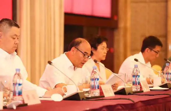 老年篮球爱好者如何练习控卫技巧_1